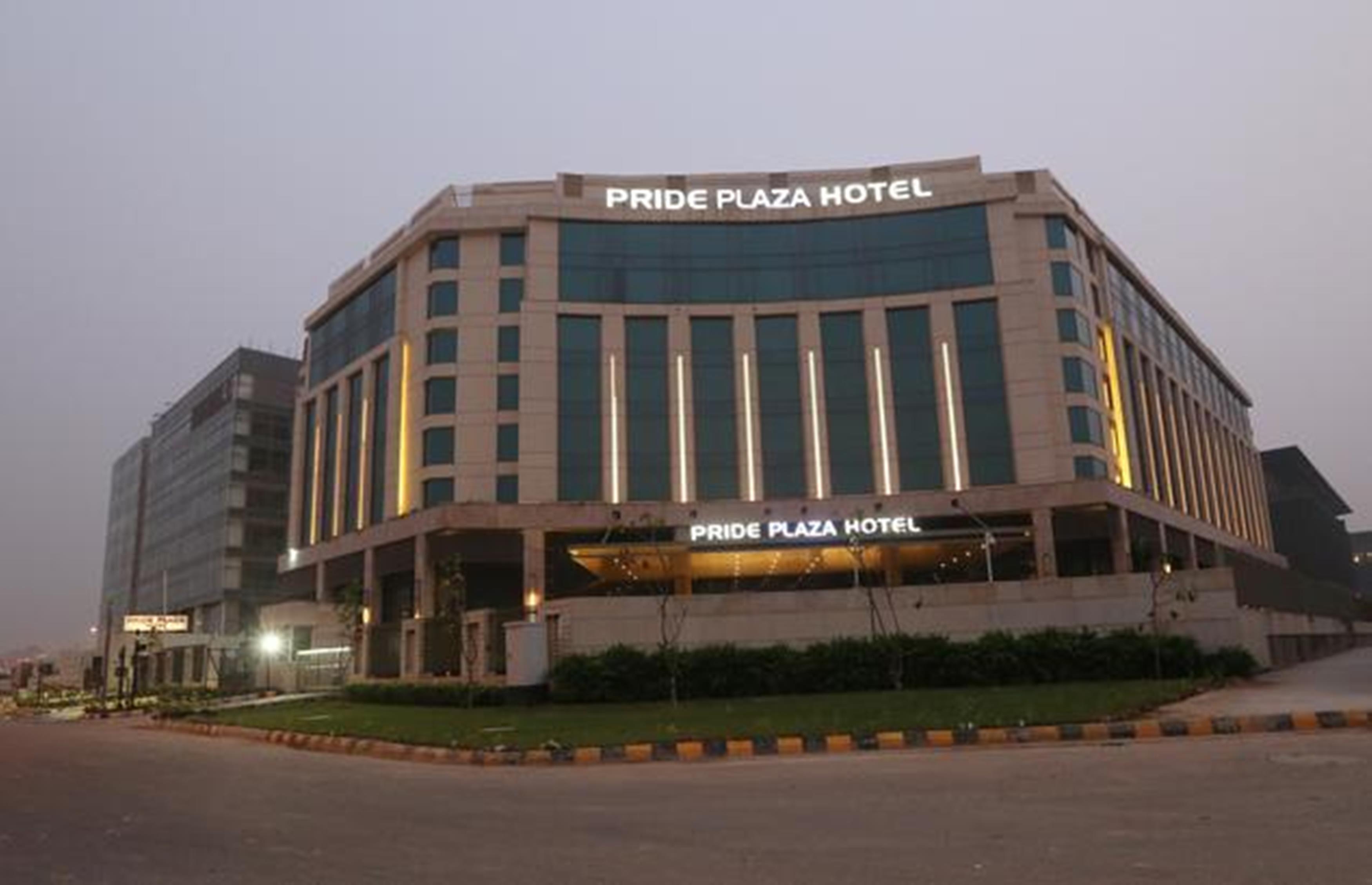 Pride Plaza Hotel, Aerocity New Delhi Exterior foto